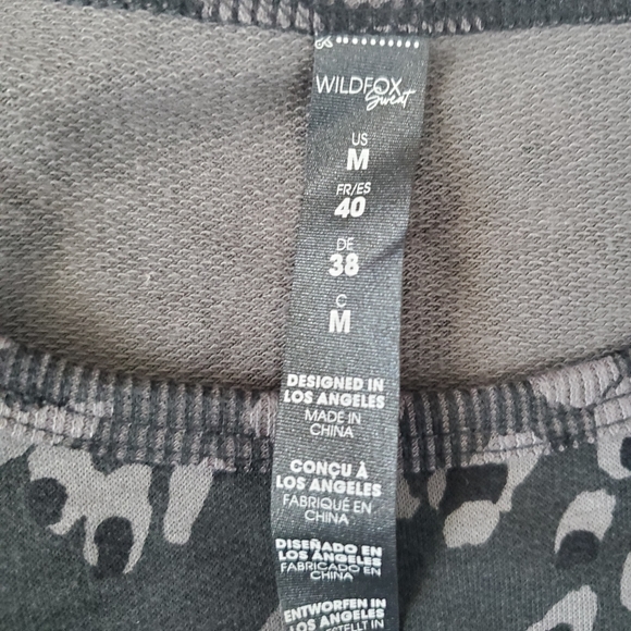 NWT WildFox Sweat Women's Leopard Print Grey and Black Top Size M - Picture 4 of 10